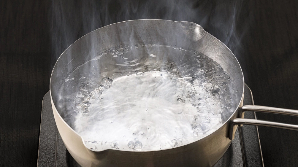 Internet Sensation: Simple Trick to Prevent Water from Boiling Over