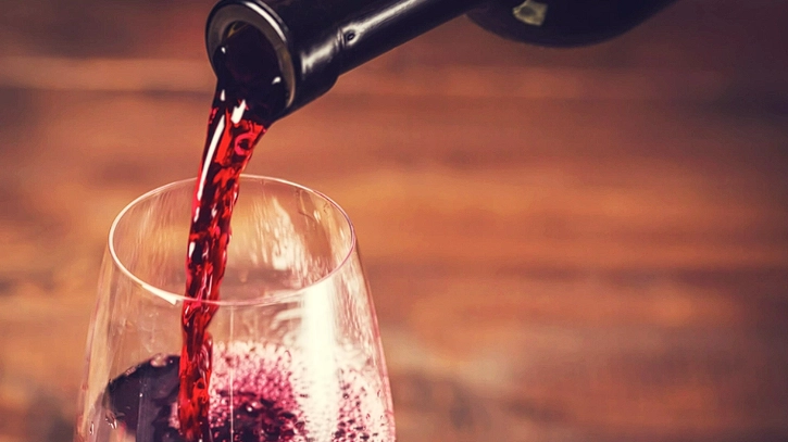 New Study Links Alcohol Consumption to Menopause Onset