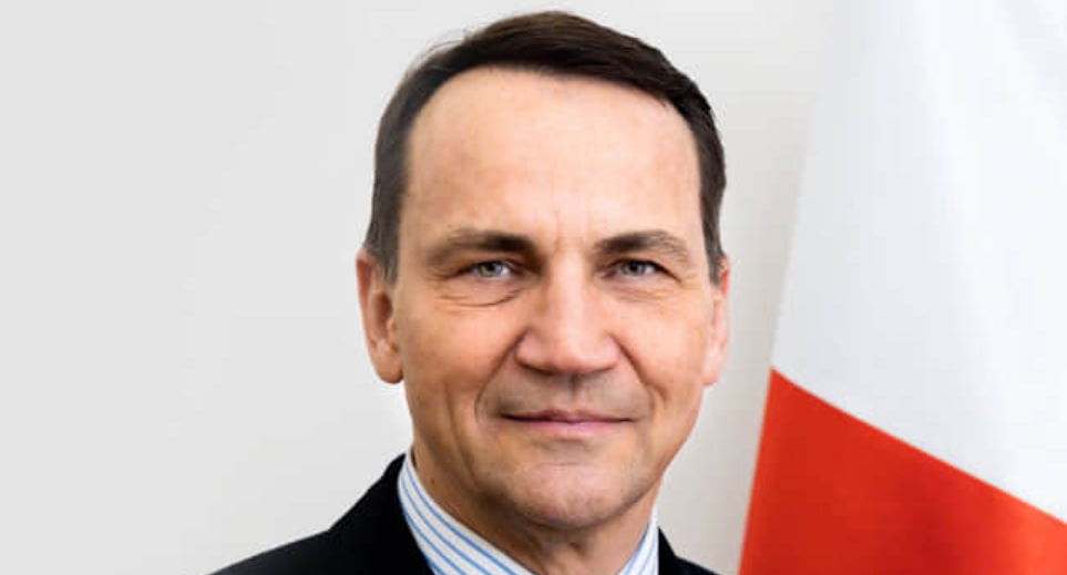 “Speak Putin’s Language”: Polish Foreign Minister Calls for Long-Range Missiles for Ukraine