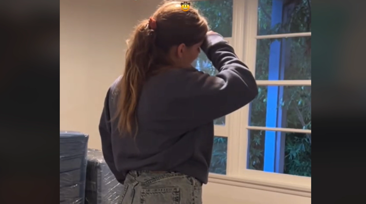 Couple Drives More than 1.200 Miles for Sofa, Then Gets a Huge Surprise