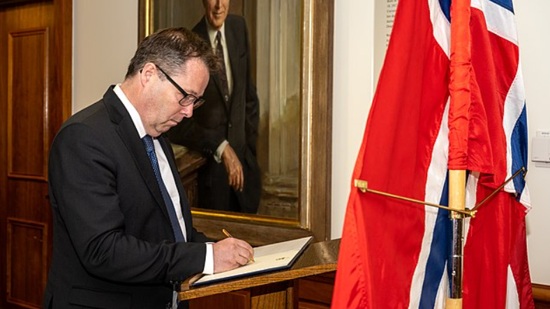Norway’s Defense Minister Urges Preparedness for Russian Threat
