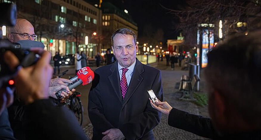 Polish Foreign Minister Highlights Putin’s Strategy to Destabilize EU and Isolate Ukraine