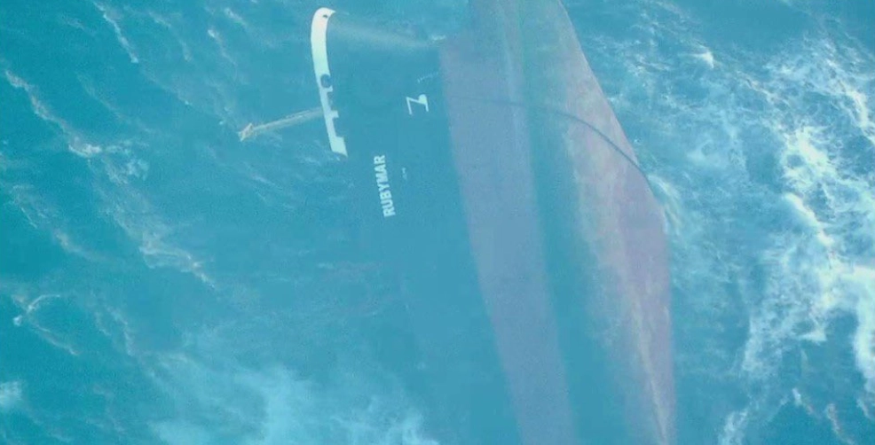 Cargo Ship with 21,000 Tons of Fertilizer Sinks in the Red Sea, Posing Environmental Risk