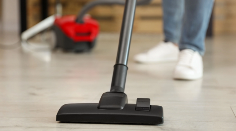 If you’re leaving home for a few days, you should always leave your vacuum cleaner in the middle of the room