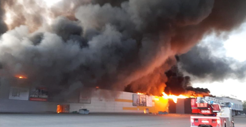 Warsaw Mall Engulfed by Massive Blaze