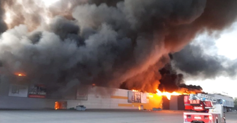 Warsaw Mall Engulfed by Massive Blaze
