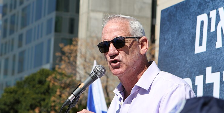 Israeli Minister Gantz Threatens Resignation Over Gaza Strategy