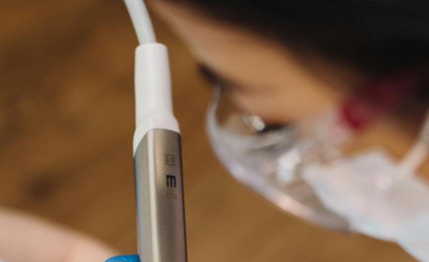 Dentist Recommends: Boost Your Breath and Oral Health with Apples