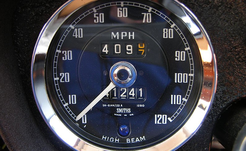 Which is more Accurate: The Speed Shown on the Car’s Display or GPS Speed?