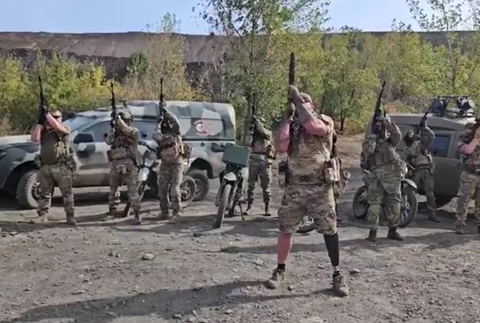 Troops on the Russian Front Honor Putin with Machine Gun Salutes for His Birthday