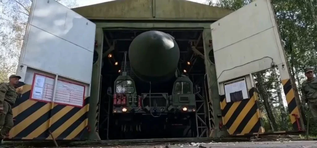 VIDEO: Putin Moves Nuclear Weapons from Shelters to Combat Zones