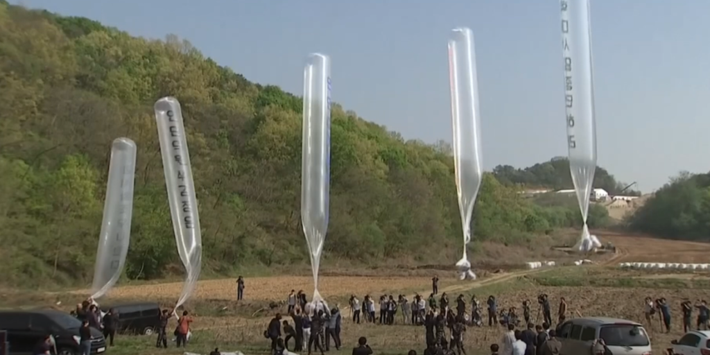 South Korean Activists Defy Warnings, Send Balloons into North Korea