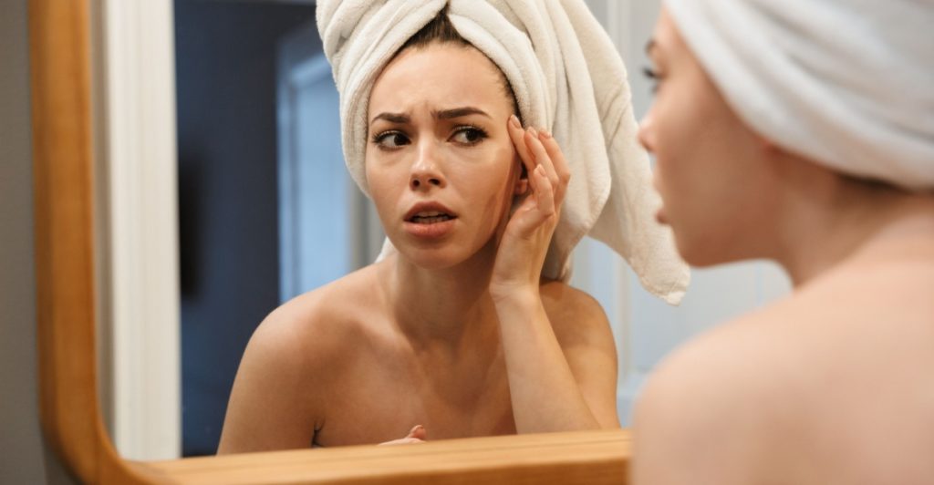 13 Subtle Mistakes That Make You Less Attractive