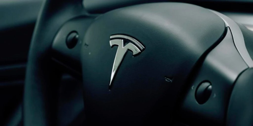 Tesla Cars Set on Fire in Italy, Musk Reacts