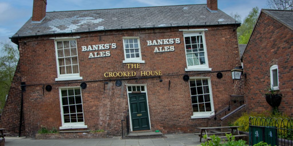 Iconic Pub to Return to Its Leaning Glory After Fire