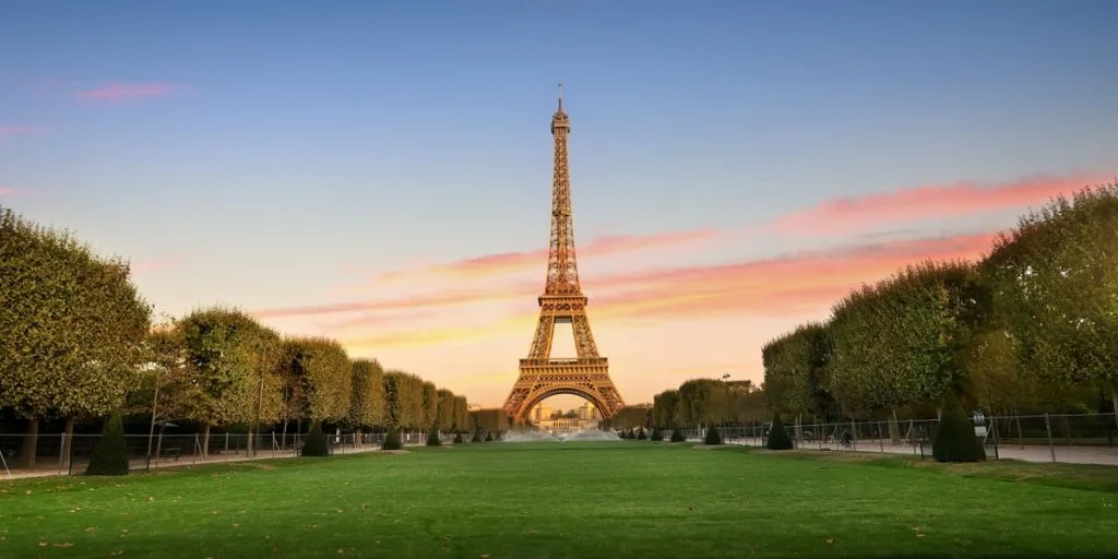 Eiffel Tower Reopens After Workers’ Strike