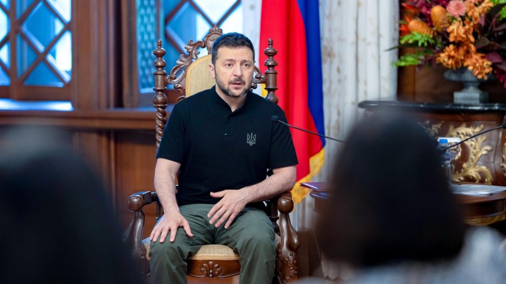 Zelenskyy: Only the U.S. Can Warn Ukraine of Russian Missile Attacks
