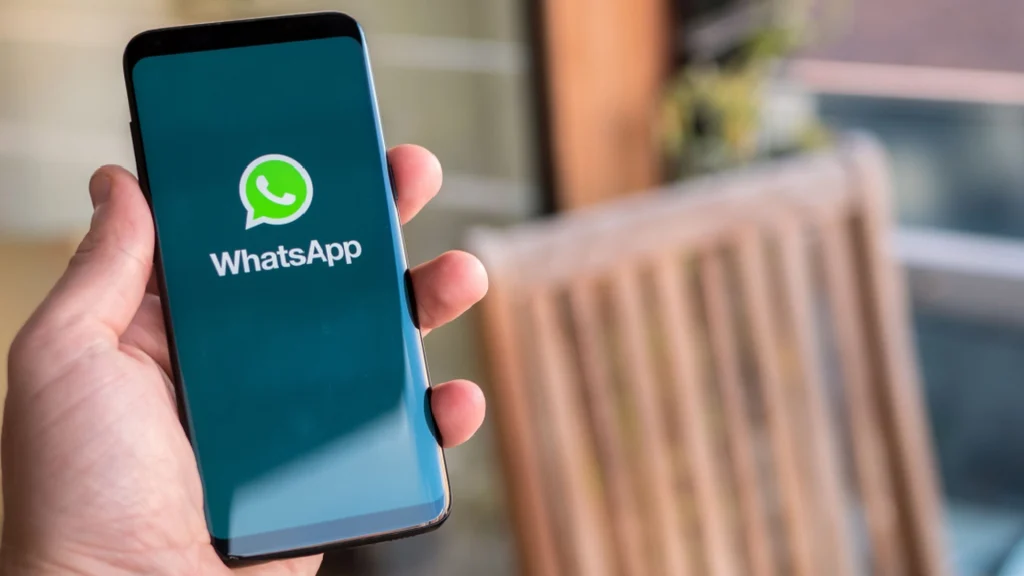 How to Secretly View WhatsApp Status Without Being Detected