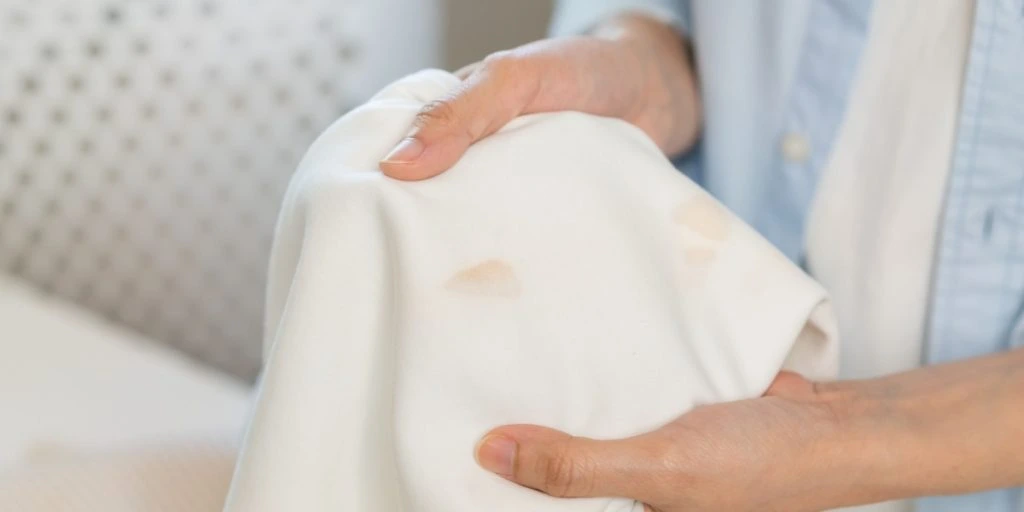 Effective Ways to Remove Stains from White Clothes Using Lemon Juice