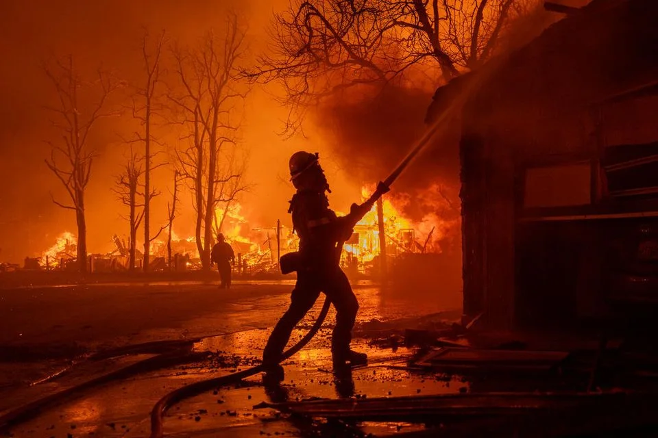 Greenpeace: Trump Quits Paris Agreement While Los Angeles Continues to Burn