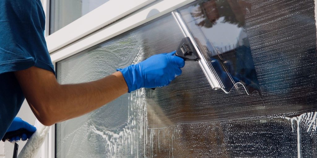 Window Cleaning Tips from the Pros: What Not to Do